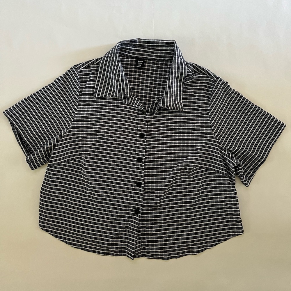 Black and White Striped Button-Up Crop Shirt